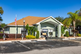 The Villas At Pinecrest in Orlando, FL - Foto de edificio - Building Photo