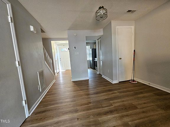 7719 Kingsberry Ct in Raleigh, NC - Building Photo - Building Photo