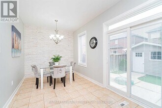 15 Windflower Rd in Brampton, ON - Building Photo - Building Photo