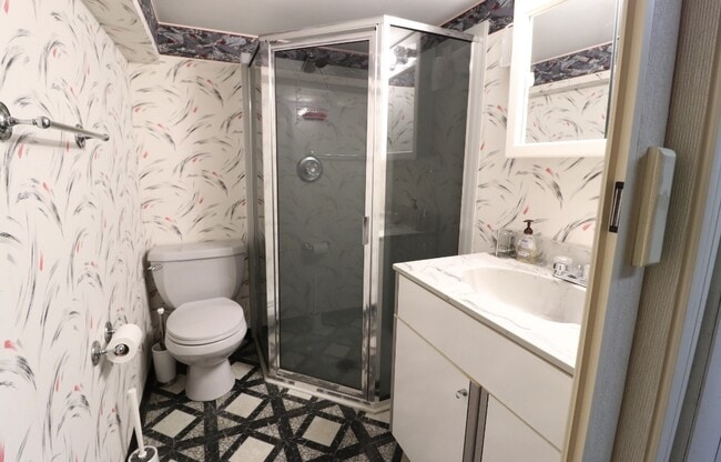 675 Killarney Dr in Morgantown, WV - Building Photo - Building Photo