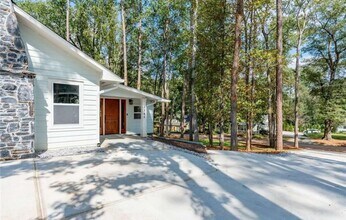 3345 Flowers Dr in College Park, GA - Building Photo - Building Photo