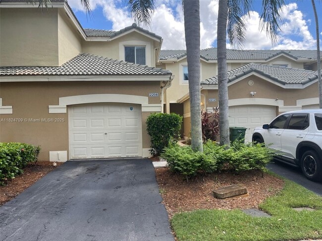 2208 Ensenada Terrace in Weston, FL - Building Photo - Building Photo