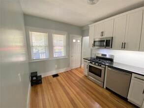 7 Bay State Ave, Unit 1 in Somerville, MA - Building Photo - Building Photo