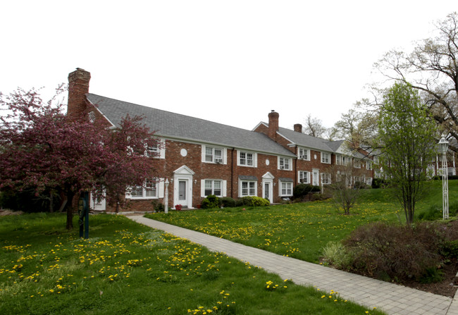 Kent Court in Summit, NJ - Foto de edificio - Building Photo