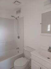 8 Tara Dr, Unit 2 in Weymouth, MA - Building Photo - Building Photo
