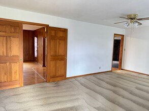 2153 N Meadow Dr in Clarksville, TN - Building Photo - Building Photo