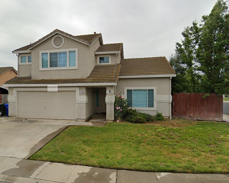 7706 Lineage Ct in Elk Grove, CA - Foto de edificio