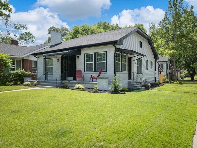 property at 1054 Katherwood Dr SW