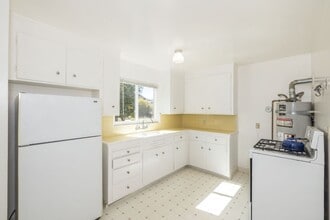 1055-1055 High St in Palo Alto, CA - Building Photo - Building Photo