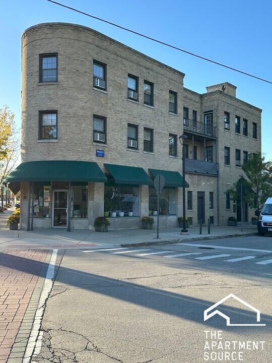 725 St Johns Ave in Highland Park, IL - Building Photo