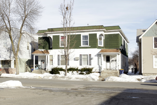 961 Bridge St in Grand Rapids, MI - Foto de edificio - Building Photo