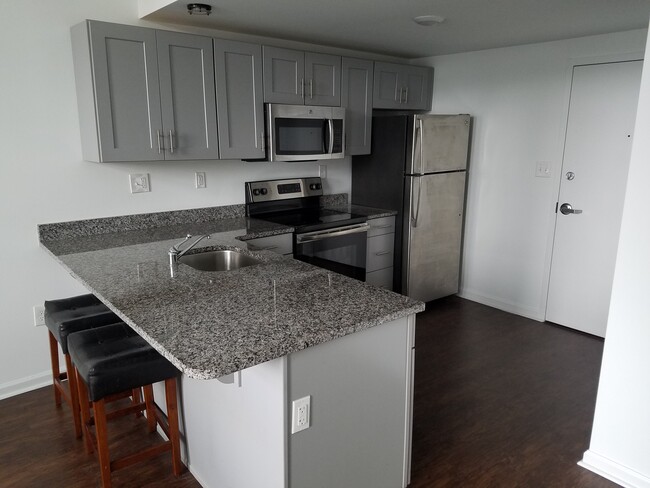 2231 Bryn Mawr Ave, Unit 6