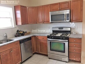 24 Willard Ave, Unit 3 in Medford, MA - Building Photo - Building Photo