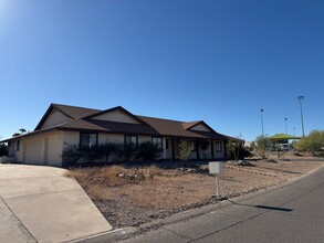 17305 E San Marcus Dr in Fountain Hills, AZ - Foto de edificio - Building Photo