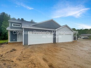 18785 174th Ave in Spring Lake, MI - Building Photo - Building Photo