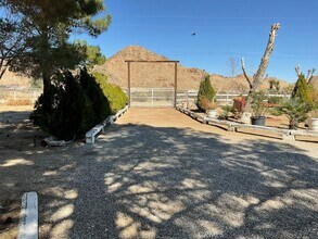31067 Sage St in Lucerne Valley, CA - Building Photo - Building Photo
