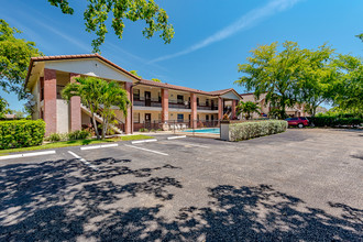 Country Club Apartments in Coral Springs, FL - Building Photo - Building Photo