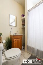 8 Woodmont St in Boston, MA - Foto de edificio - Building Photo