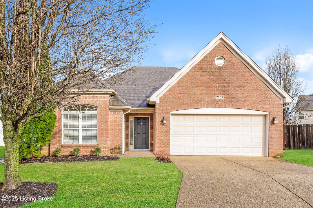 7101 Leo Saddler Way in Louisville, KY - Building Photo