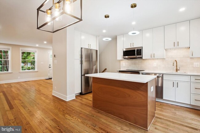 property at 3414 S Stafford St