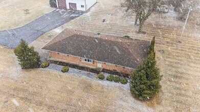 1114 E Goldspur Dr in Fort Wayne, IN - Foto de edificio - Building Photo