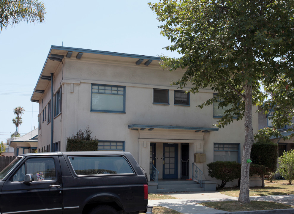 1516-1522 E 1st St in Long Beach, CA - Building Photo