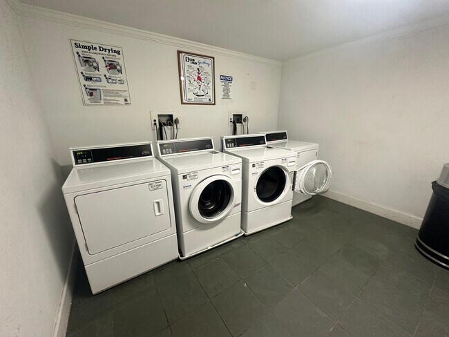 12 Everett St, Unit 15-803 in Boston, MA - Building Photo - Building Photo