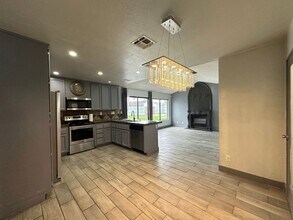 8346 Floxtree Ct in Sacramento, CA - Building Photo - Building Photo