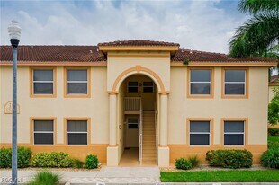 15433 Bellamar Cir in Ft. Myers, FL - Building Photo