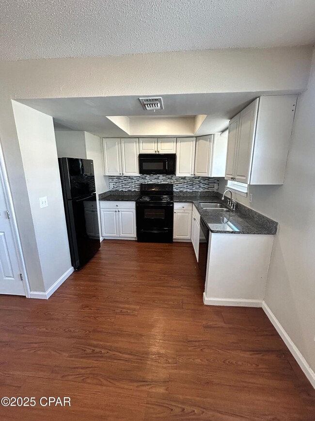 3914 E 11th St in Panama City, FL - Building Photo - Building Photo