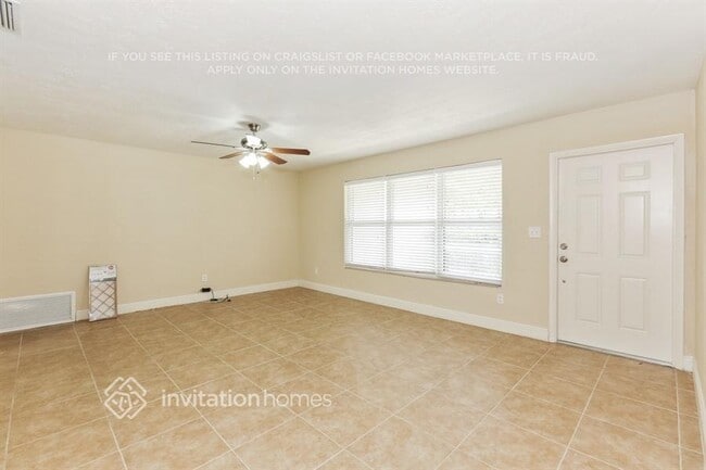10320 NW 18th Pl in Pembroke Pines, FL - Building Photo - Building Photo