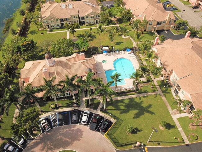 306 Belmont Ln in North Lauderdale, FL - Building Photo - Building Photo