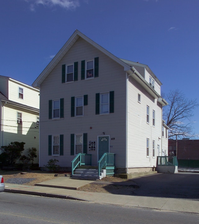 69 Washington St in Taunton, MA - Foto de edificio