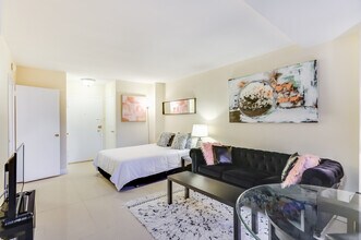 1111 Arlington Blvd, Unit 546 in Arlington, VA - Building Photo - Building Photo