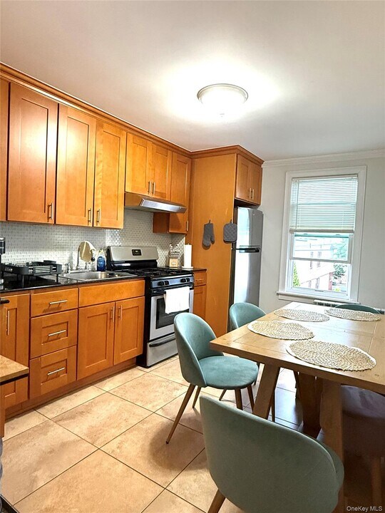 78-59 83rd St in Queens, NY - Building Photo