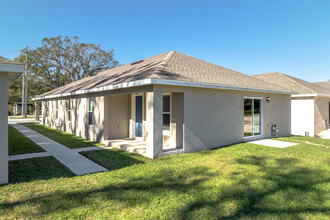 1112 Gay Rd in Lakeland, FL - Building Photo - Building Photo