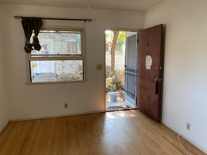 330 S 8th St in Alhambra, CA - Building Photo - Building Photo