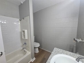 4217 Sealy Ave in Galveston, TX - Building Photo - Building Photo