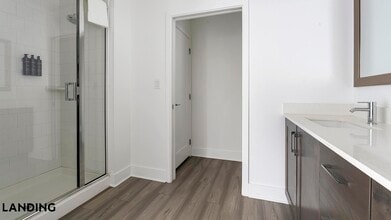 2250 McGregor Blvd, Unit 2218 in Ft. Myers, FL - Building Photo - Building Photo