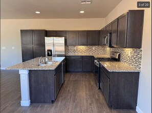 7274 Vista Serena Loop in Santa Fe, NM - Foto de edificio - Building Photo