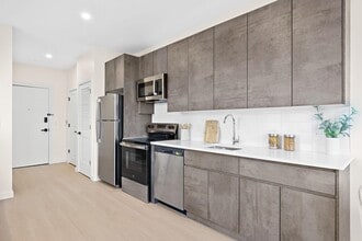 1 Mallory Ave in Jersey City, NJ - Building Photo - Building Photo