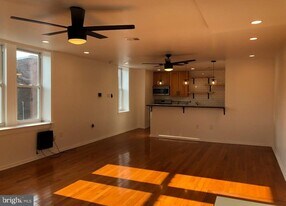 1900 W Girard Ave in Philadelphia, PA - Building Photo