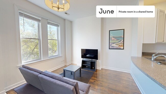 Room in Shared 3 bed/2 bath home in Chicago, IL - Building Photo - Building Photo