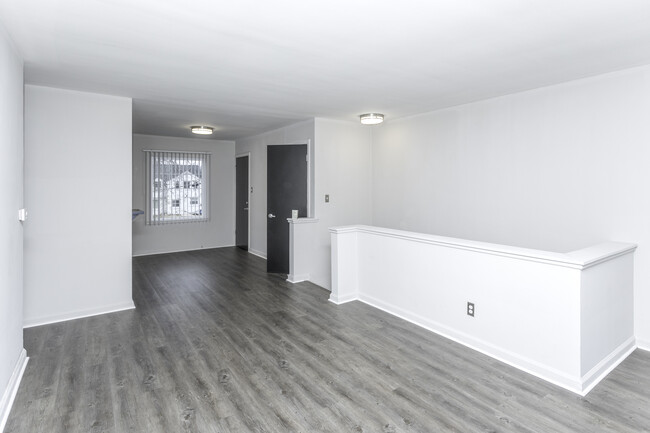 RCI Manderson in Detroit, MI - Building Photo - Interior Photo