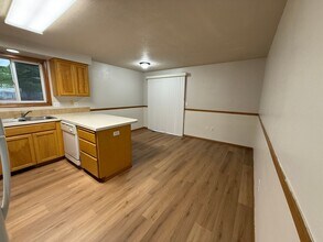 4449 Samantha Ct NE in Salem, OR - Building Photo - Building Photo