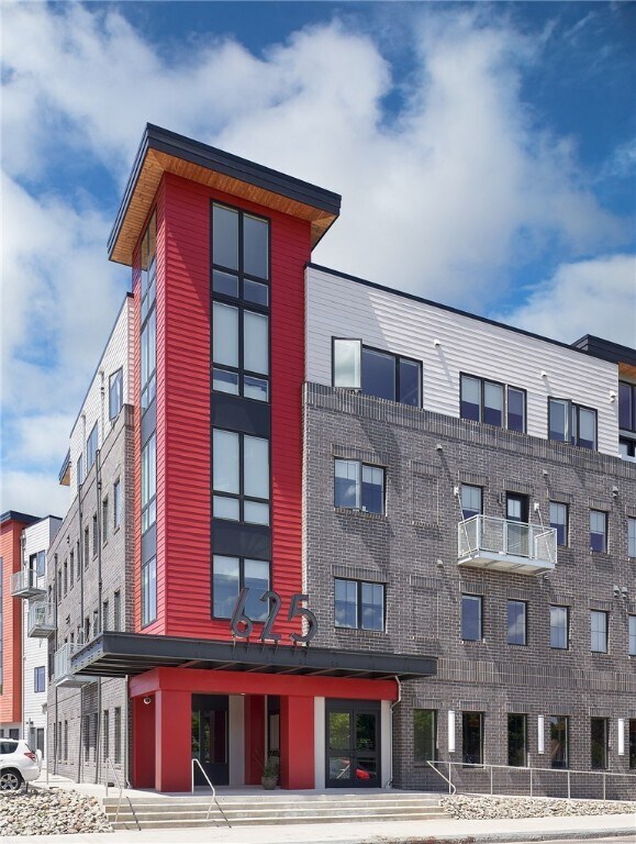 property at 625 S Goodman St