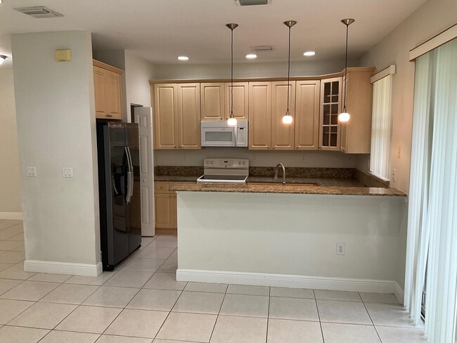 6639 Hidden Cove Dr in Davie, FL - Building Photo - Building Photo