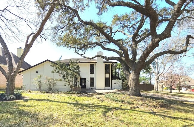 property at 190 Dawns Edge