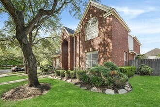 4010 Misty Morn Ln in Sugar Land, TX - Building Photo - Building Photo