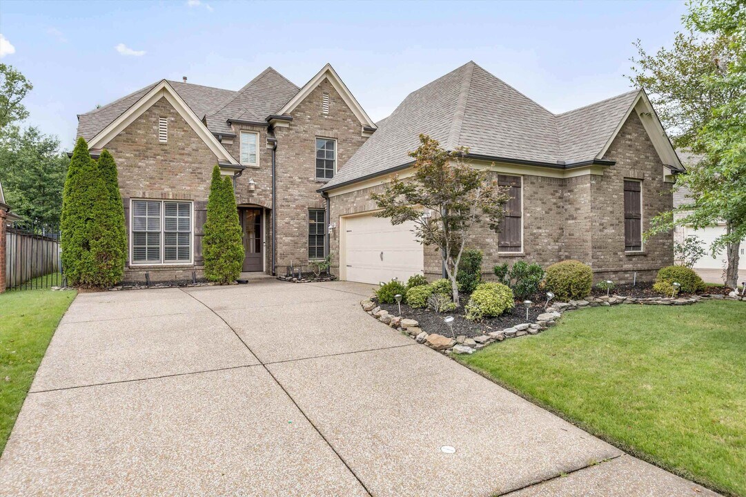 1651 DE HAIG Ln in Piperton, TN - Building Photo